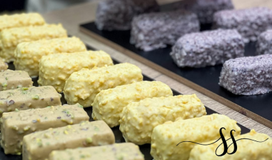 Obdĺžnikový podnos na zákusky z MDF – biely 8 mm